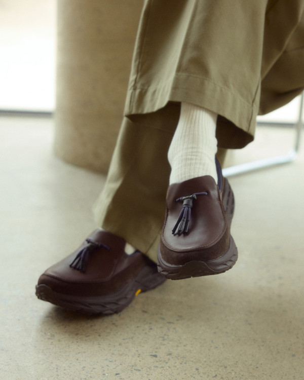 圖片來源:IG@hoka_kr HOKA大熱SPEED LOAFER一鞋難求!流蘇樂福鞋/街頭風到正裝混搭一對搞掂、附日韓台價錢對比