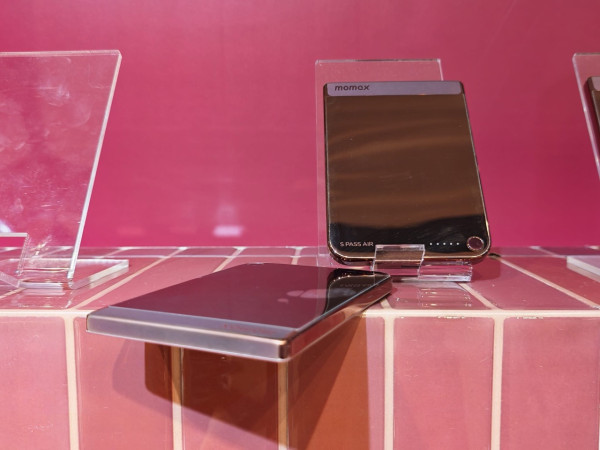 Momax iPhone 18 Pro 配件登場｜Dusky Cherry 暮櫻紅勁襯色 多間快閃店同步有得上手玩