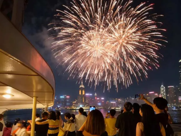 香港维多利亚港豪华游艇游船之旅（图片来源：KKday）