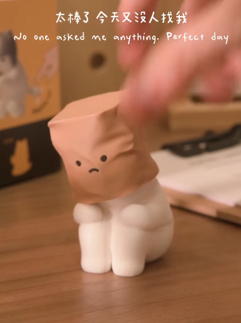 打工人疯抢“打工猫盲盒”表情动作道尽上班心声 网友狂赞：“拎刀那种正”