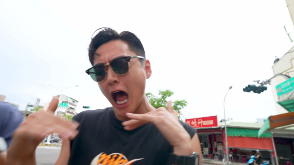 试真D呀｜张振朗吴业坤介绍台南虾仁饭 “夸张哥”上身破格玩Rap＋Beatbox