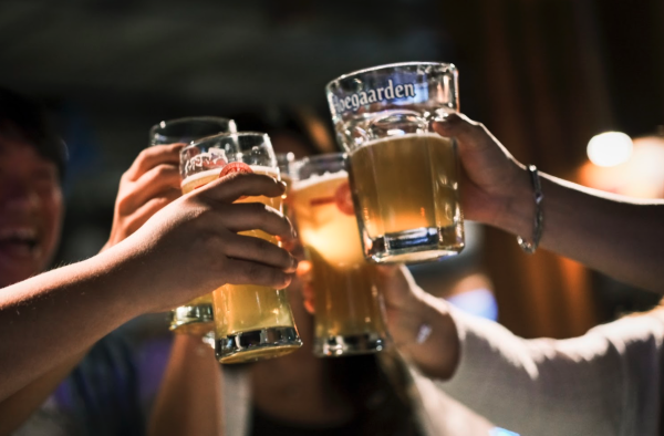 嘉里酒店啤酒節回歸！$350任飲3小時生啤/脆皮德國豬手/現場表演