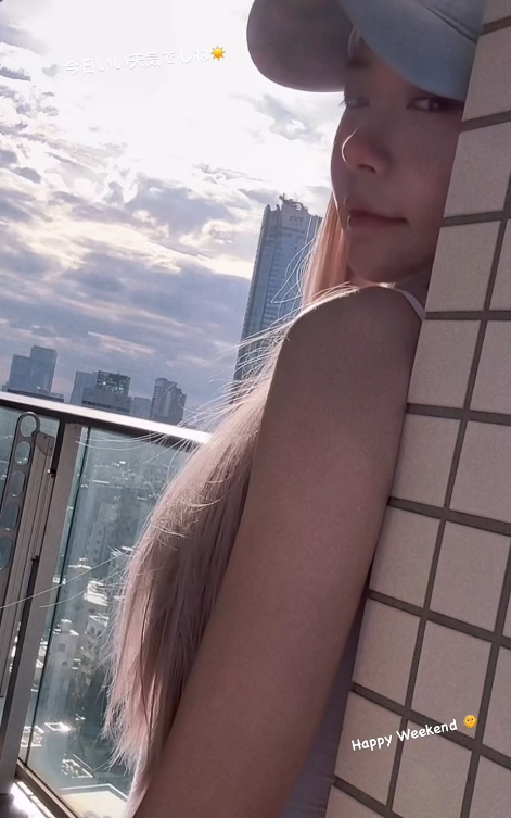 林明祯形象大变突换“白金长发” 破格发型超惊艳如日系辣妹几乎认不出