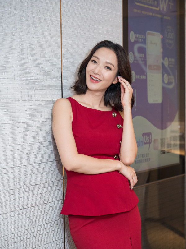 40歲前TVB花旦報喜懷孕6個月佗B女！結婚8年喜迎第二胎共組幸福四口之家