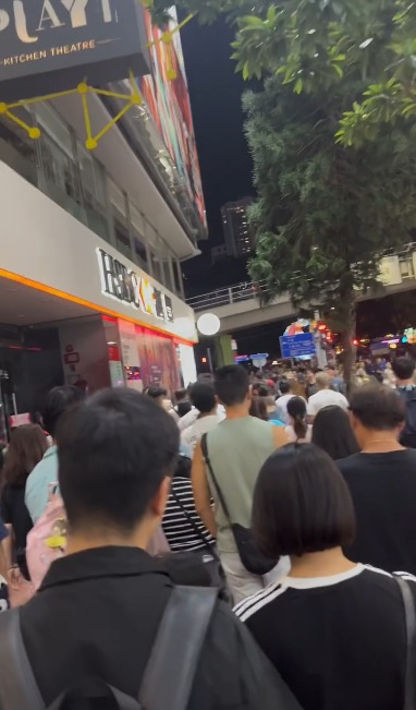 維園中秋綵燈會人山人海！網民驚呼人流似行年宵 未入夜已逼爆排40分鐘