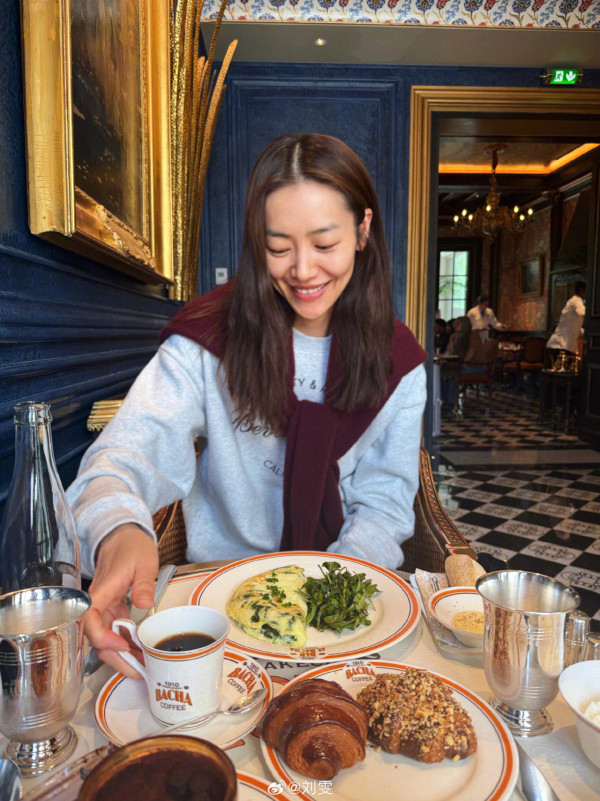 早春晴朗|井柏然刘雯屡传已结婚!低调相恋6年秀恩爱细节曝光