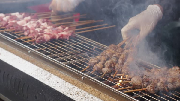 大陸燒烤串燒竟加料落毒品！嗎啡、罌粟鹼調味增鮮／客食宵夜驗毒呈陽性反應