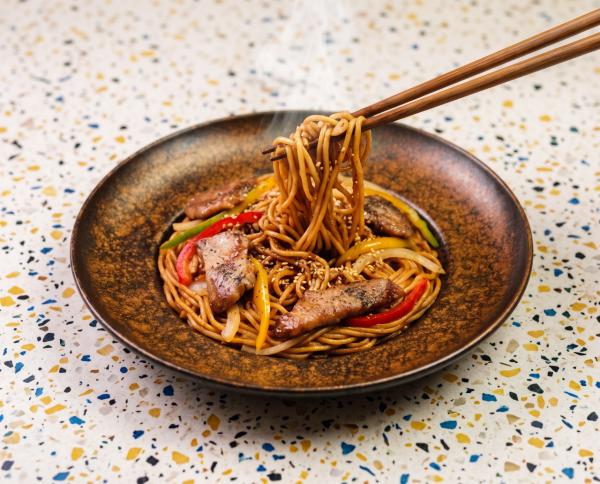 海港城全新西日料理餐廳！巨大壽司卷/抹茶蕨餅蛋撻/現點現炒和風麵