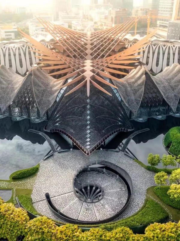 深圳最難預約打卡地限時開園！睇當代藝術展同遊西班牙高第風魔幻建築 