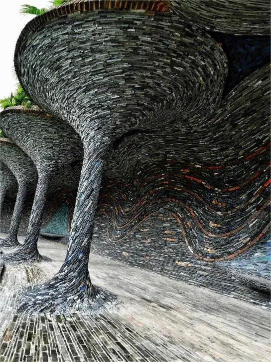 深圳最難預約打卡地限時開園！睇當代藝術展同遊西班牙高第風魔幻建築 