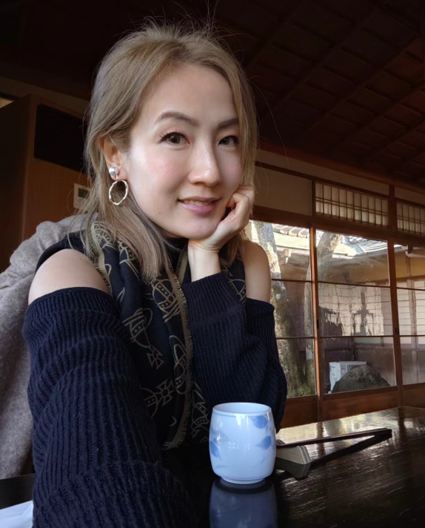 43岁资深女艺人无预警宣布离巢！御用配角曾参演过百部剧 含泪告别：小妹行咗二几年