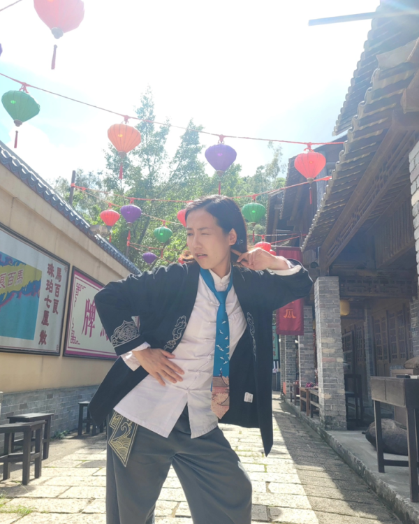 43岁资深女艺人无预警宣布离巢！御用配角曾参演过百部剧 含泪告别：小妹行咗二几年