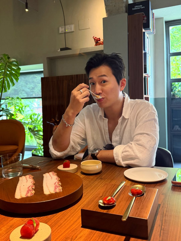 曾展望GM罕有扯火反擊網民為女友護航！撰長文霸氣證與葉蒨文情不變：反正我點都ok佢