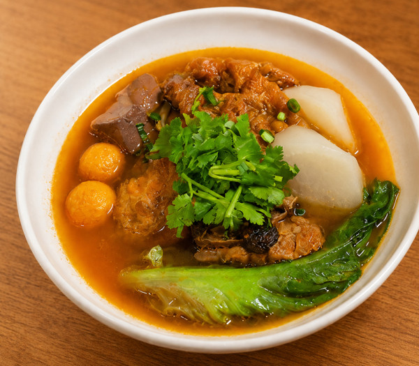 百份百餐廳必食推介！啟德新店增設明爐燒味及車仔麵＋18年經典港式菜式