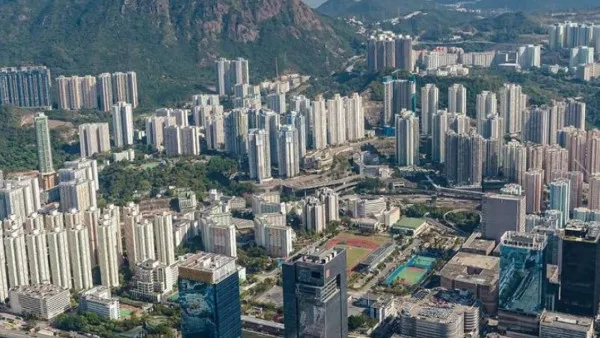 香港樓價再成「全球最難負擔」！打工仔不吃不喝15年方能上車。圖片來源：HKET圖庫