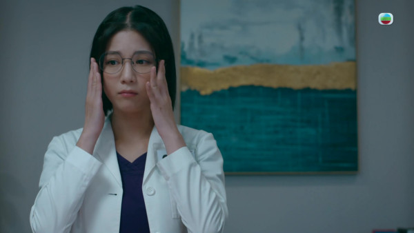 死有對証|陳曉華演強迫症患者入戲太深!親解獨創「十指對稱托眼鏡」小動作巧思