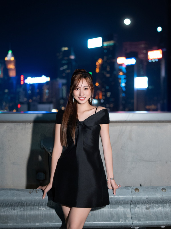 钟柔美清理垃圾屋全身湿透满脸通红打卡！TVB女神一句话留言引热议：“比想象中善良”