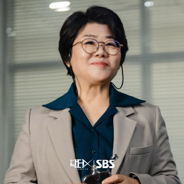 DoctorX白色黑手党时代在线观看|金智媛新剧定档10月Netflix上线剧情4大看点+演员阵容