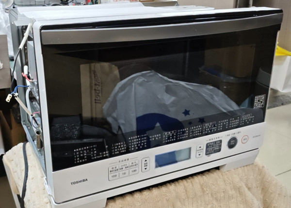以為內地買牌子電器冇伏？苦主網購$1,900 Toshiba焗爐一開即壞 師傅拆機驚見零件變1物 網民驚呼：未爆炸要還神