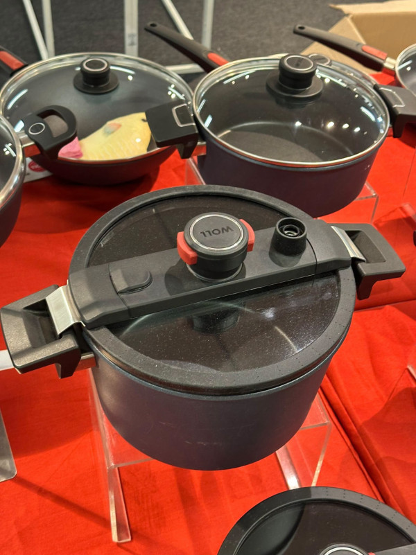 廚具開倉｜銅鑼灣名牌廚具開倉低至3折！德國製WOLL鍋具勁減$3000、易潔鑊/炒鑊劈價