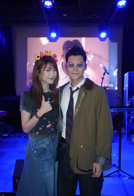 陳家樂開Show深情演唱老婆經典名曲！連詩雅感動上台甜蜜相擁合唱閃爆全場