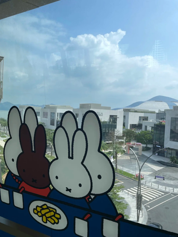 圖片來源:小紅書@🐇Cher💭Cherish🍒 深圳南山Miffy快閃Cafe可愛登場!多款主題餐品/限定周邊、國慶快閃見面會