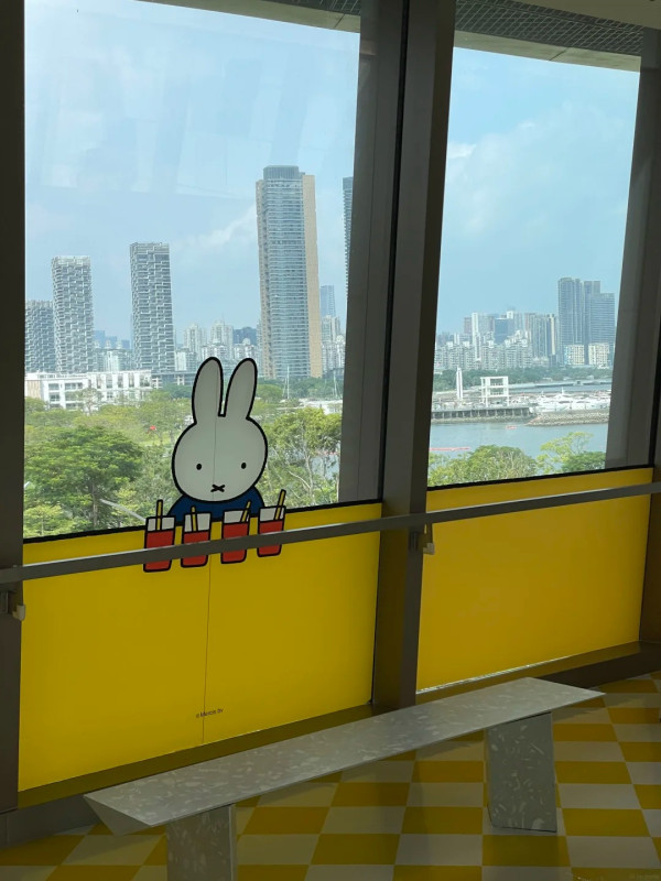 圖片來源:小紅書@🐇Cher💭Cherish🍒 深圳南山Miffy快閃Cafe可愛登場!多款主題餐品/限定周邊、國慶快閃見面會