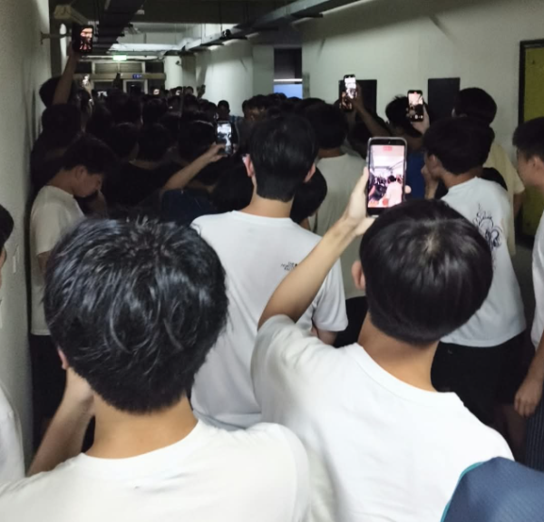 台大男宿浴室屢現排泄物!百生凌晨埋伏活捉狂徒 涉事學生將面臨校規處分