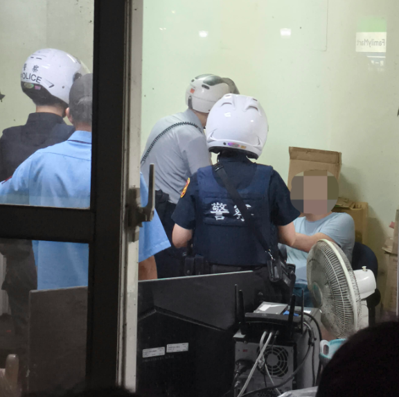 台大男宿浴室屢現排泄物!百生凌晨埋伏活捉狂徒 涉事學生將面臨校規處分