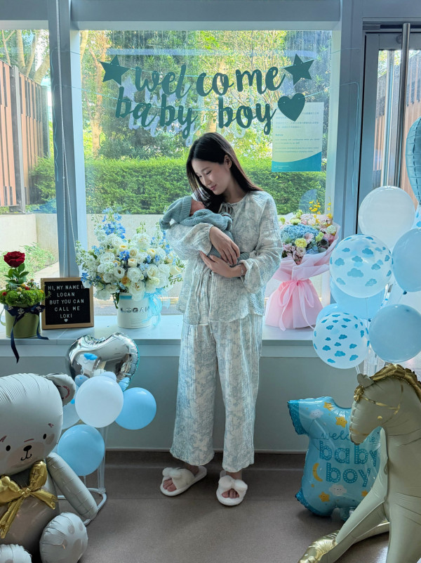 35岁女艺人中秋节宣布平安诞下儿子！荣升妈妈晒喂母乳照报喜：“他来了”