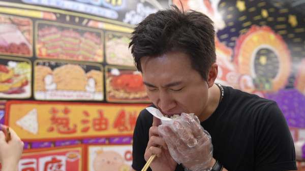 試真D唷｜高雄夜市盲測平民美食竟失手！江美儀霸氣反擊坤哥：好貴呀我雪櫃