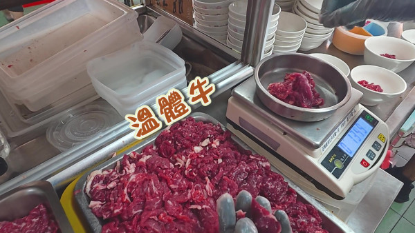 試真D唷｜張振朗台南開箱米芝蓮級溫體牛肉湯！遭江美儀突發整蠱笑翻全場