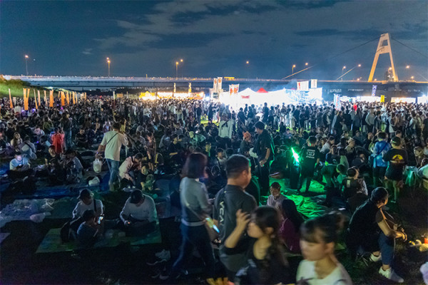日本秋季限定!大阪東淀川祭典煙花大會祭典10月4日登場 煙花匯演+交通、觀賞席懶人包