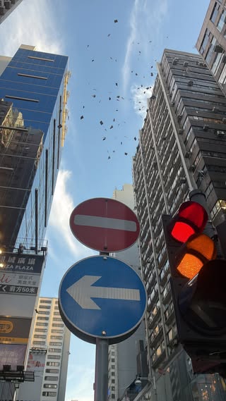 尖沙咀旺角天降传单雨！围观路人直击内容极露骨 网友：得罪边个（哪位）咁（这么）大仇口
