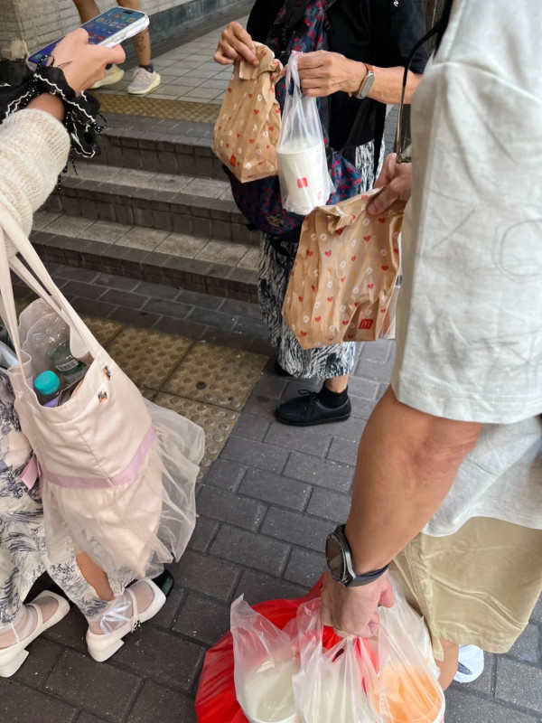 内地女游港抽中$10,000麦当劳券！化身“麦当劳侠”全港巡回请客！官方亲留言赞英雄