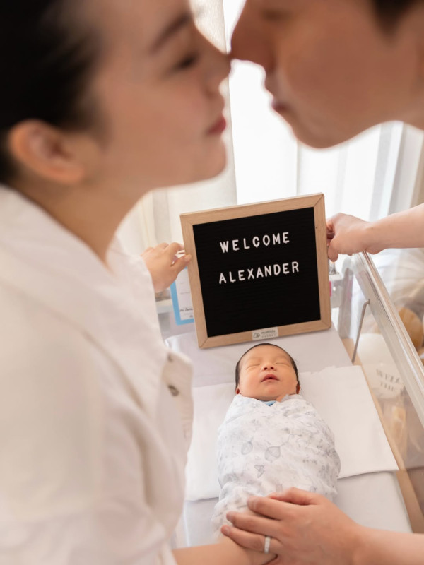 30岁女艺人IG报喜宣布诞下儿子！甜晒一家三口抱娃全家福：欢迎来到这个世界