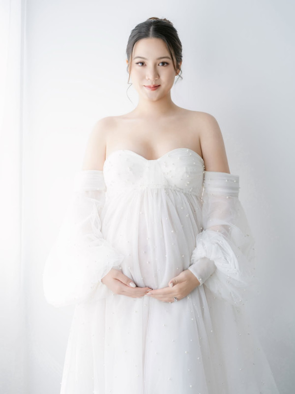 30岁女艺人IG报喜宣布诞下儿子！甜晒一家三口抱娃全家福：欢迎来到这个世界