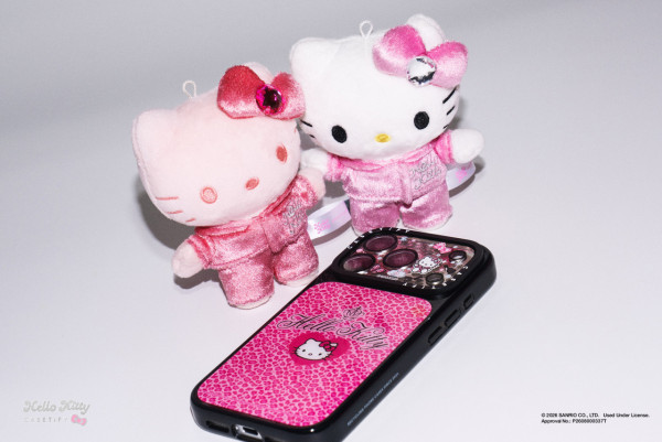 CASETiFY聯乘Hello Kitty推Y2K配件！限定絨毛盲盒手機吊飾及鏡面保護殼