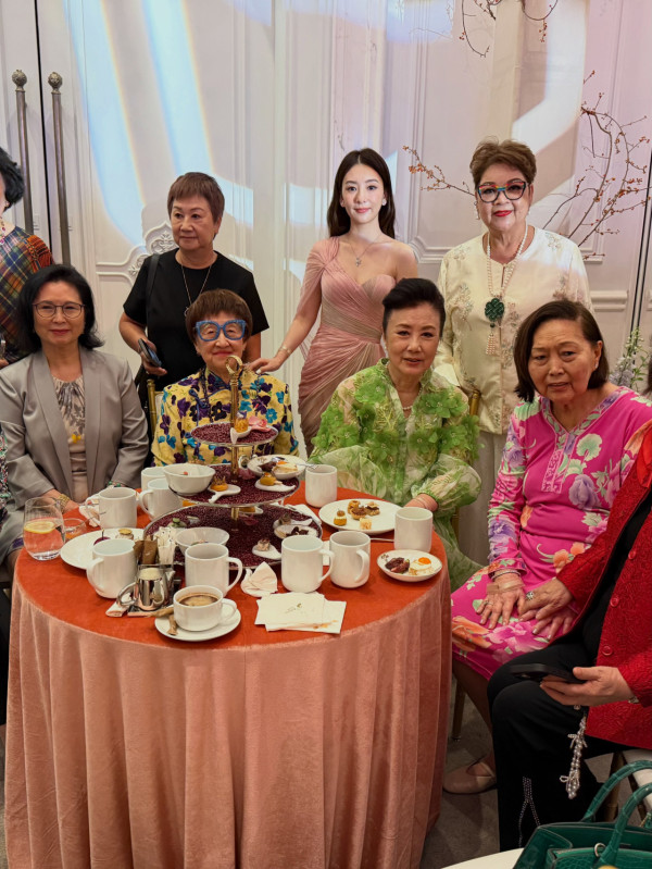 何猷君奚夢瑤補辦結婚酒會場面震撼！汪明荃公開現場相 豪門圈娛樂圈名流星光熠熠