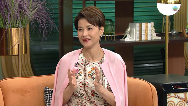 62岁黎燕珊离婚22年无预警宣布再婚！与圈外男友黄昏恋修成正果：这个是缘分