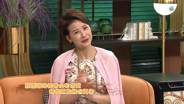 62岁黎燕珊离婚22年无预警宣布再婚！与圈外男友黄昏恋修成正果：这个是缘分