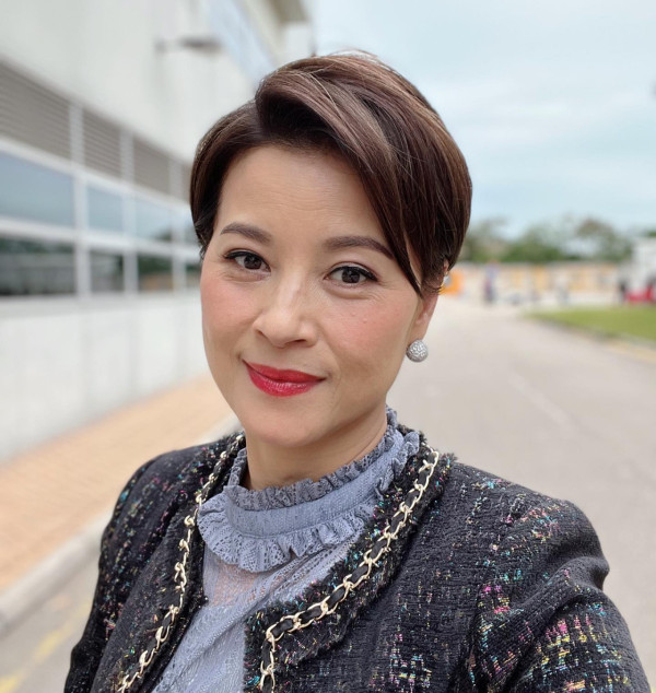 62岁黎燕珊离婚22年无预警宣布再婚!与圈外男友黄昏恋修成正果:这个是缘分
