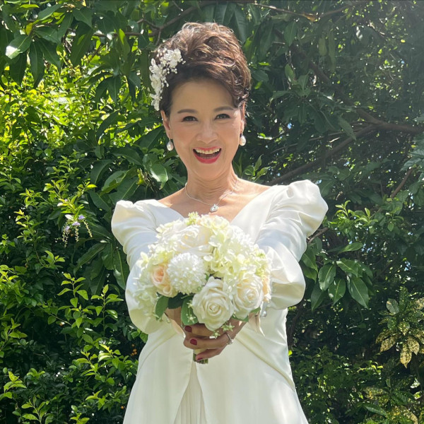 62岁黎燕珊离婚22年无预警宣布再婚!与圈外男友黄昏恋修成正果:这个是缘分