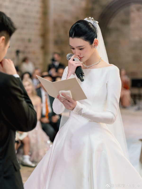 何猷君奚夢瑤補辦結婚酒會場面震撼！汪明荃公開現場相 豪門圈娛樂圈名流星光熠熠