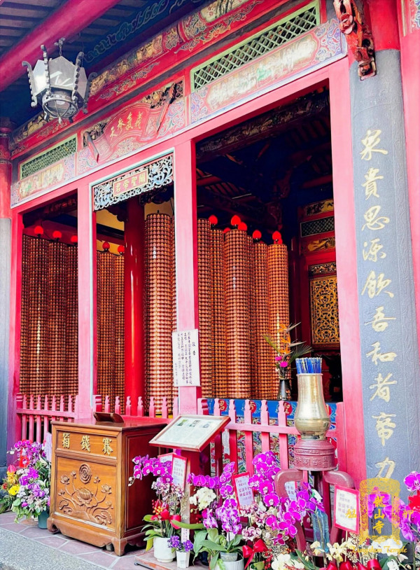 圖片來源:Facebook@財團法人台北市艋舺龍山寺 台灣超靈驗16大月老廟懶人包!斬爛桃花/求復合/參拜流程與常見Q&A全攻略
