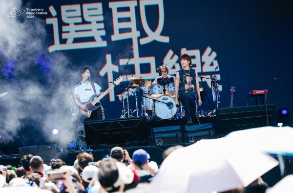 广州草莓音乐节｜Gin Lee李幸倪被晒到黑了几个度！乐队Daze in White差点没带上主唱？