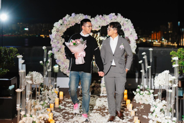 34歲前新聞男主播宣佈婚期！與未婚夫飛加拿大註冊 坦蕩呼籲勿再稱「同性密友」