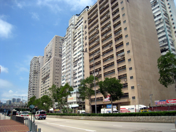 从填海史到地铁划分:为什么香港会有“柴湾角”与“长沙湾广场”的地名错位?盘点香港最考脑筋的地名