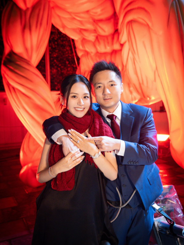 庄雅婷罕有亲揭钟培生求婚先斩后奏！爸爸看新闻才知女儿结婚：怎么没人问过他