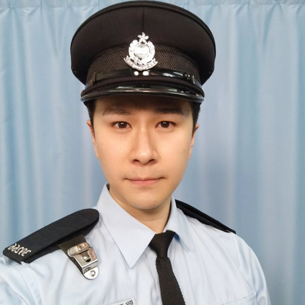 39岁男艺人坦言赚钱不丢人兼职开巴士!放下艺人包袱做司机坚持追梦:只要我不尴尬